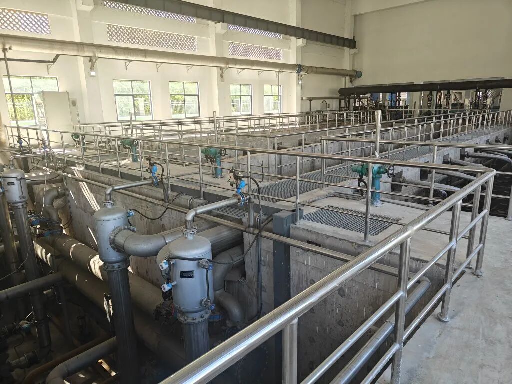 1105-2-2.jpg 1105-2-2.jpg